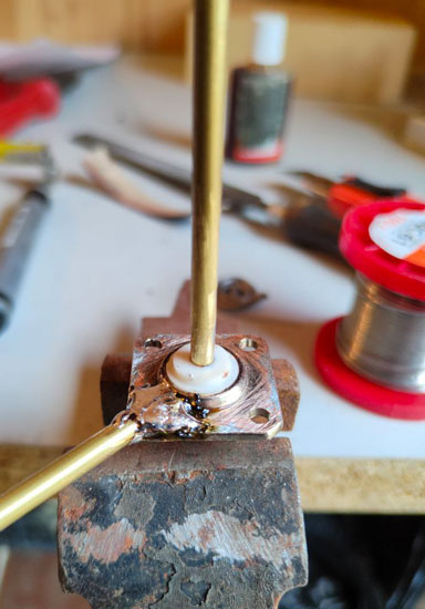 Припаиваю противовесы